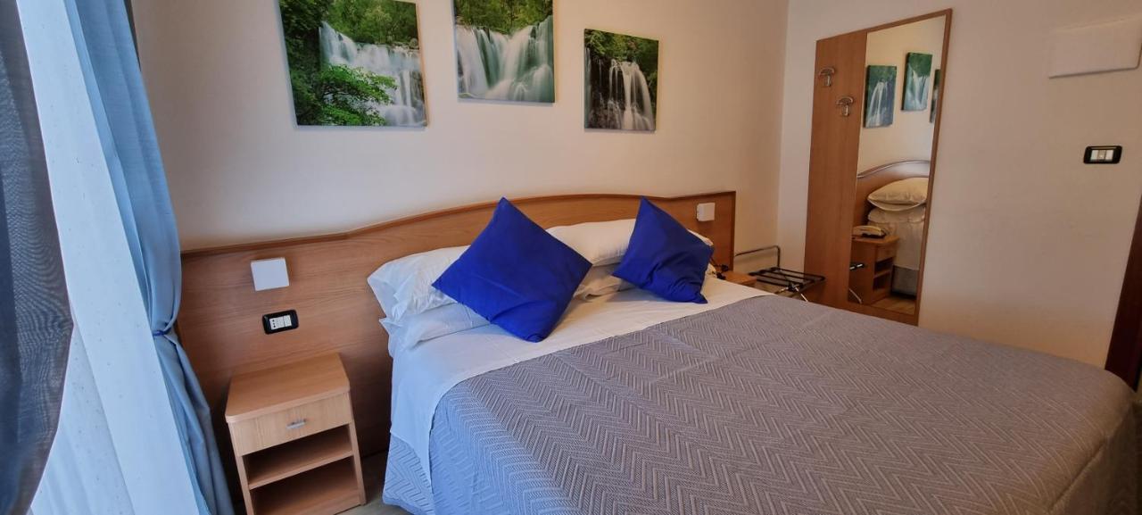 Hotel Mare Blu -- Boutique Пинето Экстерьер фото