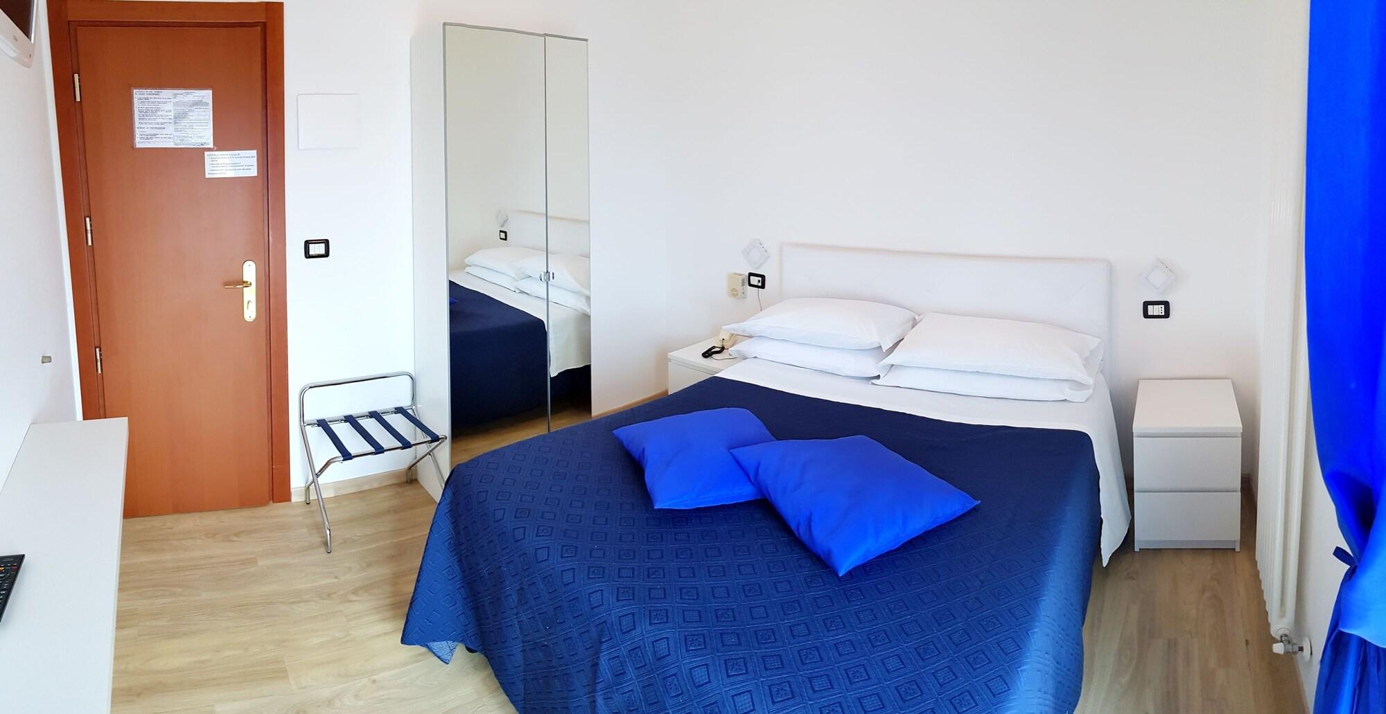Hotel Mare Blu -- Boutique Пинето Экстерьер фото