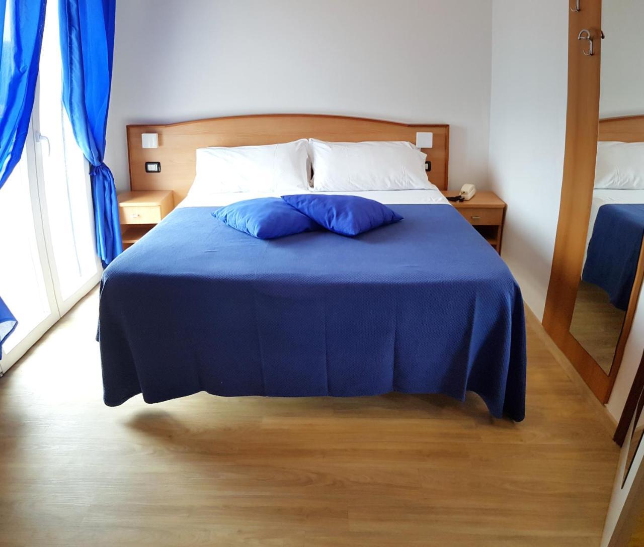 Hotel Mare Blu -- Boutique Пинето Экстерьер фото